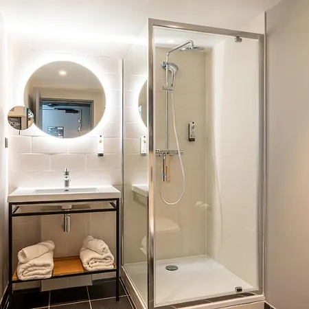 Western M-treize Paris Otel